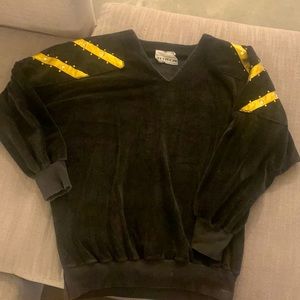 Black and gold 80’s sweater size large